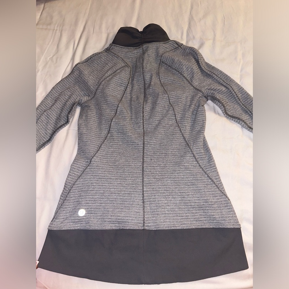 Lululemon running pullover zip pocket - Picture 6 of 10